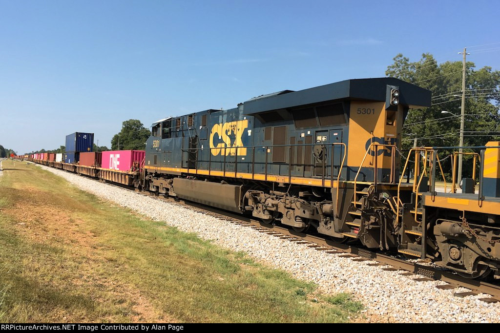 CSX 5301 runs second